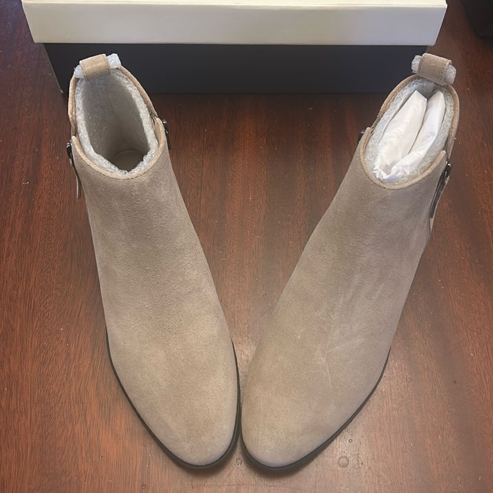 Caslon tan water resistant zip up booties Size 8.5 NIB